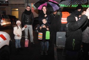 Monistrol-sur-Loire : un défilé de Noël bien arrosé