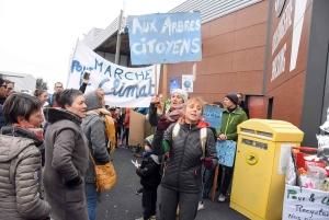 Monistrol-sur-Loire : une centaine de marcheurs pour défendre le climat