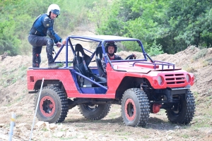 Bas-en-Basset : des pilotes en équilibre sur le 4x4 trial