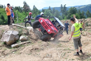 Bas-en-Basset : des pilotes en équilibre sur le 4x4 trial