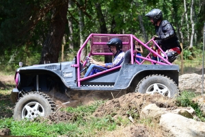 Bas-en-Basset : des pilotes en équilibre sur le 4x4 trial