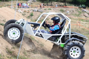 Bas-en-Basset : des pilotes en équilibre sur le 4x4 trial