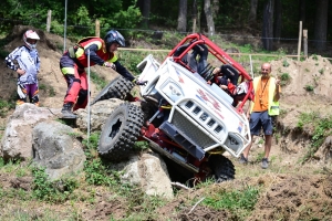 Bas-en-Basset : des pilotes en équilibre sur le 4x4 trial