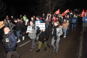 Monistrol-sur-Loire : une manifestation nocturne du lycée public à la mairie