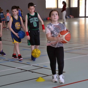 Retournac : de jeunes basketteurs de Haute-Loire en stage au gymnase