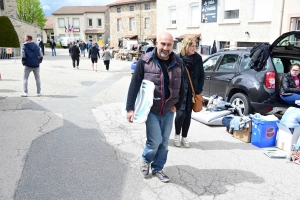 La Chapelle-d&#039;Aurec : le marché aux bonnes affaires dans les rues du village