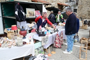 La Chapelle-d&#039;Aurec : le marché aux bonnes affaires dans les rues du village