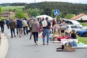 La Chapelle-d&#039;Aurec : le marché aux bonnes affaires dans les rues du village