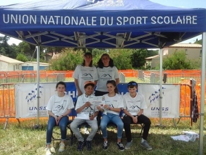 Les collégiens d&#039;Yssingeaux au championnat de France UNSS d&#039;aquathlon-triathlon