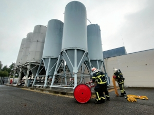 Saint-Romain-Lachalm : un exercice collectif pour les pompiers chez Leygatech