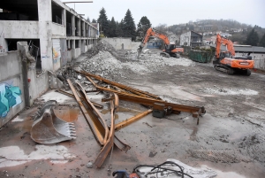 Yssingeaux : l&#039;ancienne usine des AMV a commencé à disparaître