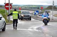 Plusieurs excès de vitesse ont été enregistrés vendredi sur la RN88.|Le colonel Patoux montre la carte des accidents graves en Haute-Loire depuis cinq ans.|Les gendarmes ont également procédé à des contrôles d'alcoolémie vendredi.||