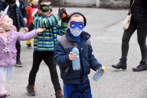 Riotord : des enfants doublement masqués pour Mardi-Gras