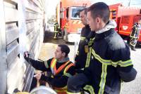 Saint-Sigolène : les pompiers s&#039;entraînent face au risque chimique chez STTP Emballage (vidéo)