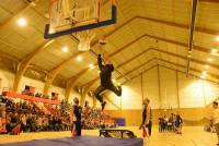 Monistrol-sur-Loire : un show acrobatique et lumineux pour refermer la Fête du sport