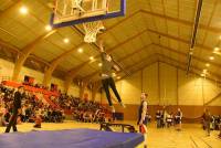 Monistrol-sur-Loire : un show acrobatique et lumineux pour refermer la Fête du sport