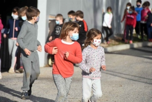 Saint-Julien-Chapteuil : les Copains, premiers écoliers dans la course des droits de l&#039;enfant