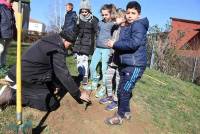 Monistrol-sur-Loire : les écoliers créent un arboretum le long du Piat