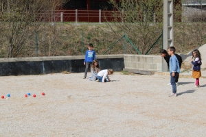 Riotord : les écoliers initiés à la pétanque avec RioPétanque