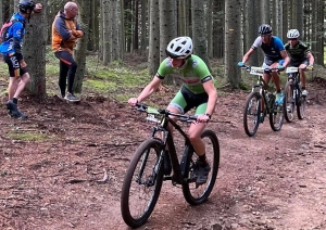 Cyclisme : Sasha Ollier en VTT et Célian Rolland en vélo route sur le podium