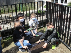 Dunières : un potager créé à l&#039;école Jacques-Prévert