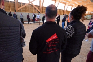 Trois candidats aux Législatives à la rencontre d&#039;agriculteurs à Saint-Maurice-de-Lignon