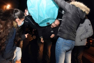 700 lanternes en papier illuminent le ciel d&#039;Yssingeaux