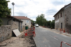 Beaux : de l&#039;amiante découverte dans la chaussée à &quot;Malataverne&quot;, le chantier suspendu