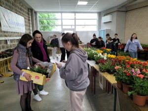 Sainte-Sigolène : ils ont vendu des fleurs et plants de légumes au profit de l&#039;UNICEF