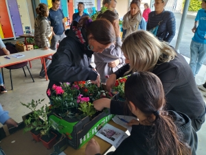 Sainte-Sigolène : ils ont vendu des fleurs et plants de légumes au profit de l&#039;UNICEF