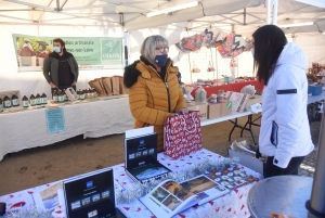 Retournac : le marché de Noël est en place devant la mairie