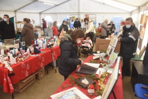 Retournac : le marché de Noël est en place devant la mairie