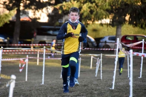 Monistrol-sur-Loire : les athlètes retrouvent le goût de la compétition grâce à un défi cross