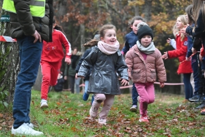 Beauzac : les 170 enfants de l&#039;école publique à grandes enjambées pour le Téléthon