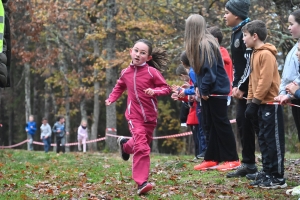 Beauzac : les 170 enfants de l&#039;école publique à grandes enjambées pour le Téléthon