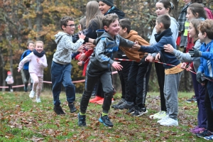 Beauzac : les 170 enfants de l&#039;école publique à grandes enjambées pour le Téléthon