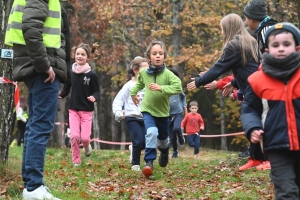 Beauzac : les 170 enfants de l&#039;école publique à grandes enjambées pour le Téléthon