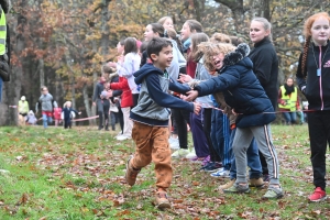 Beauzac : les 170 enfants de l&#039;école publique à grandes enjambées pour le Téléthon