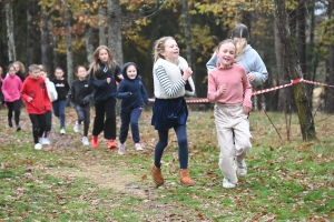 Beauzac : les 170 enfants de l&#039;école publique à grandes enjambées pour le Téléthon