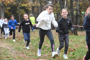 Beauzac : les 170 enfants de l&#039;école publique à grandes enjambées pour le Téléthon