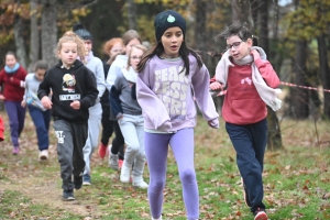 Beauzac : les 170 enfants de l&#039;école publique à grandes enjambées pour le Téléthon