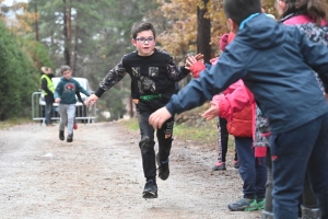 Beauzac : les 170 enfants de l&#039;école publique à grandes enjambées pour le Téléthon