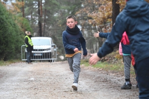 Beauzac : les 170 enfants de l&#039;école publique à grandes enjambées pour le Téléthon