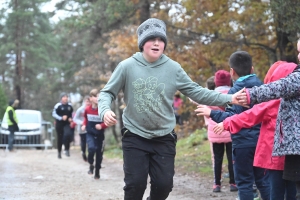 Beauzac : les 170 enfants de l&#039;école publique à grandes enjambées pour le Téléthon