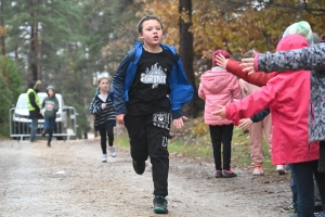 Beauzac : les 170 enfants de l&#039;école publique à grandes enjambées pour le Téléthon