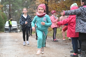 Beauzac : les 170 enfants de l&#039;école publique à grandes enjambées pour le Téléthon