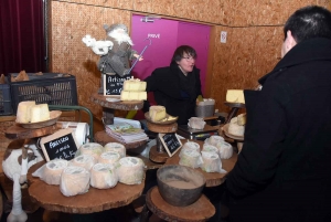 Saint-Julien-Chapteuil : le marché de Noël &quot;bio&quot; de Meygalimenterre fait un carton