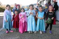 Araules : un tour de bourg pour les enfants déguisés