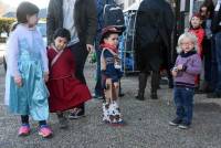 Araules : un tour de bourg pour les enfants déguisés