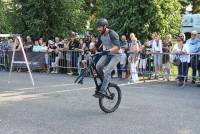 Bas-en-Basset : un show de vélo acrobatique enthousiasmant